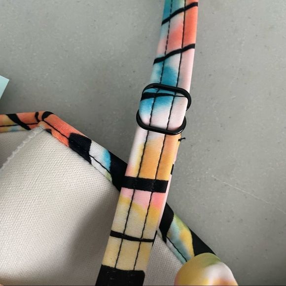 SUNDAZED 💙
Paradise Palm Becky Bra Sized
Bikini Top Paradise Palm 36D - Picture 8 of 9